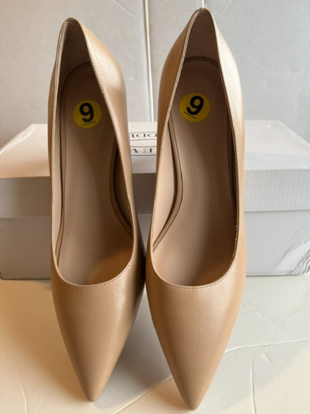 Stuart Weitzman pointed-toe stiletto pumps. - Picture 3 of 6